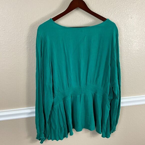 Torrid 4 Solid Emerald Green Gauze Top Smocked Peplum Midi Blouse Long Sleeve R3 - Picture 6 of 12